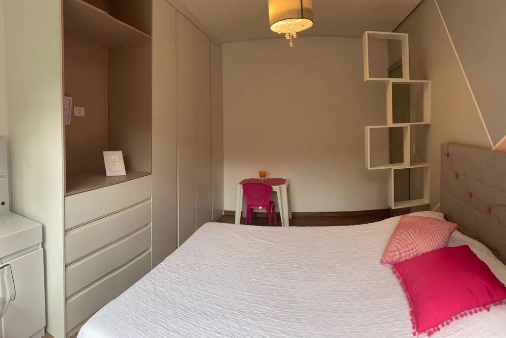 Casa Nova Bem Localizada E Confortavel. * Campos do Jordao